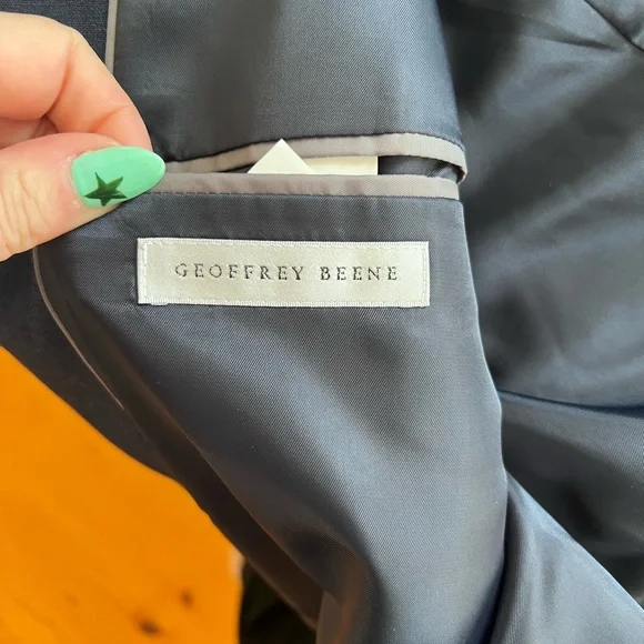 Geoffrey Beene Navy Blazer - Picture 2 of 3